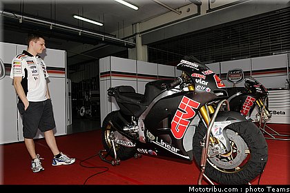 bradl_049_motogp_2012_malaisie_test.jpg