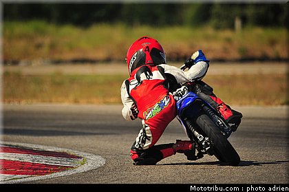 fellon_lorenzo_020_ecole_de_pilotage_zf_grand_prix_zarco_fellon_louis_rossi_ete_2012.jpg
