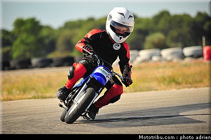 pee_wee_004_ecole_de_pilotage_zf_grand_prix_zarco_fellon_louis_rossi_ete_2012.jpg