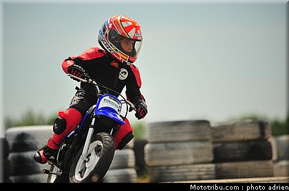 pee_wee_073_ecole_de_pilotage_zf_grand_prix_zarco_fellon_louis_rossi_ete_2012.jpg