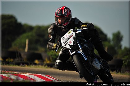pilotes_006_ecole_de_pilotage_zf_grand_prix_zarco_fellon_louis_rossi_ete_2012.jpg