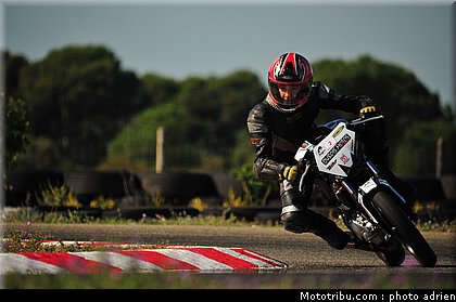 pilotes_008_ecole_de_pilotage_zf_grand_prix_zarco_fellon_louis_rossi_ete_2012.jpg