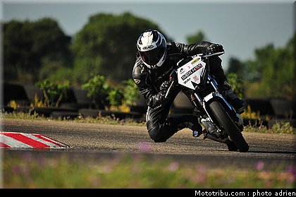 pilotes_012_ecole_de_pilotage_zf_grand_prix_zarco_fellon_louis_rossi_ete_2012.jpg