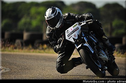 pilotes_018_ecole_de_pilotage_zf_grand_prix_zarco_fellon_louis_rossi_ete_2012.jpg