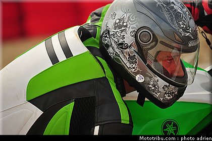 pilotes_324_ecole_de_pilotage_zf_grand_prix_zarco_fellon_louis_rossi_ete_2012.jpg