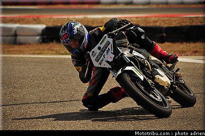 pilotes_334_ecole_de_pilotage_zf_grand_prix_zarco_fellon_louis_rossi_ete_2012.jpg