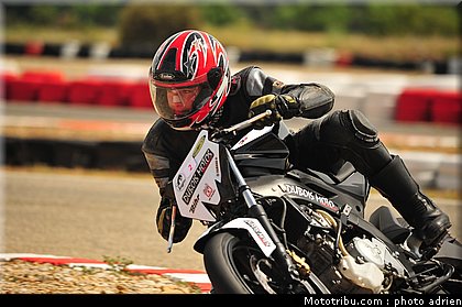 pilotes_336_ecole_de_pilotage_zf_grand_prix_zarco_fellon_louis_rossi_ete_2012.jpg