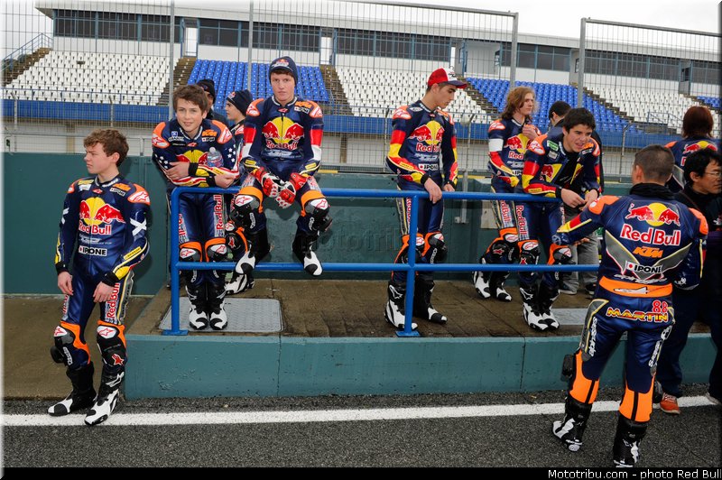 014_redbull_motogp_rookies_cup_2013_test_fevrier