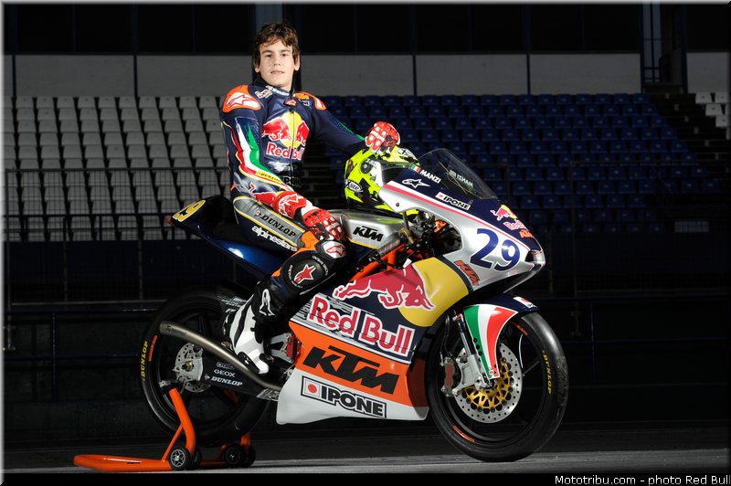 manzi_003_redbull_motogp_rookies_cup_2013_test_fevrier