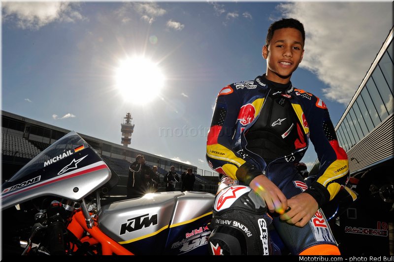 michail_007_redbull_motogp_rookies_cup_2013_test_fevrier