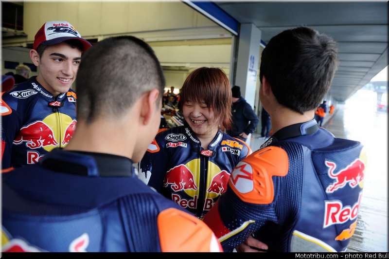 perez_watanabe_001_redbull_motogp_rookies_cup_2013_test_fevrier