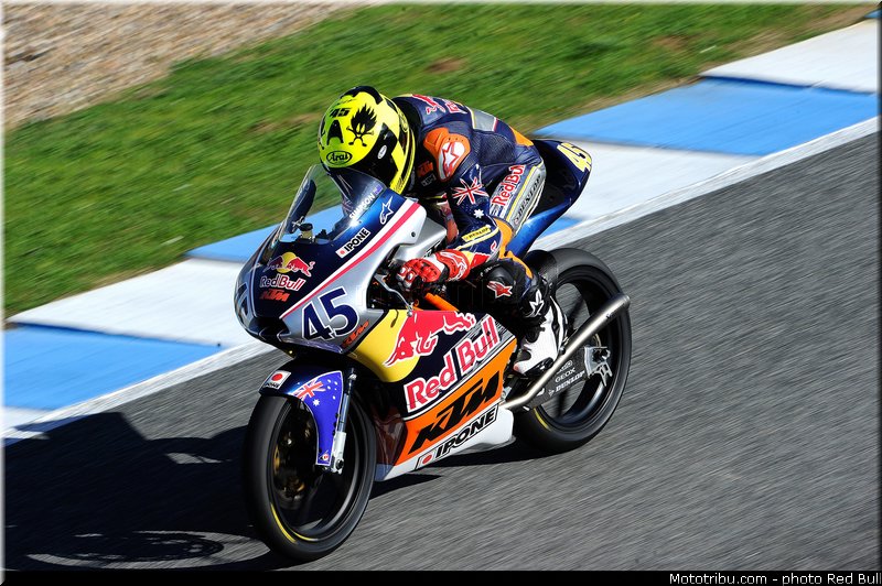 simpson_011_redbull_motogp_rookies_cup_2013_test_fevrier