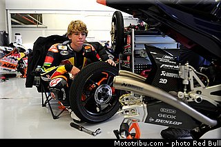 binder_003_redbull_motogp_rookies_cup_2013_test_fevrier.jpg