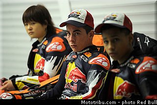 perolari_002_redbull_motogp_rookies_cup_2013_test_fevrier.jpg