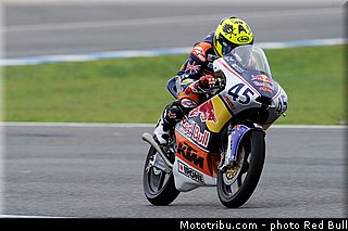 simpson_005_redbull_motogp_rookies_cup_2013_test_fevrier.jpg