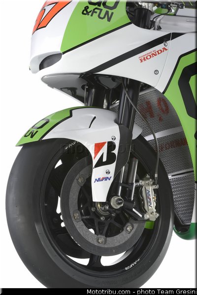 team_gresini_go_fun_motogp_2013_055