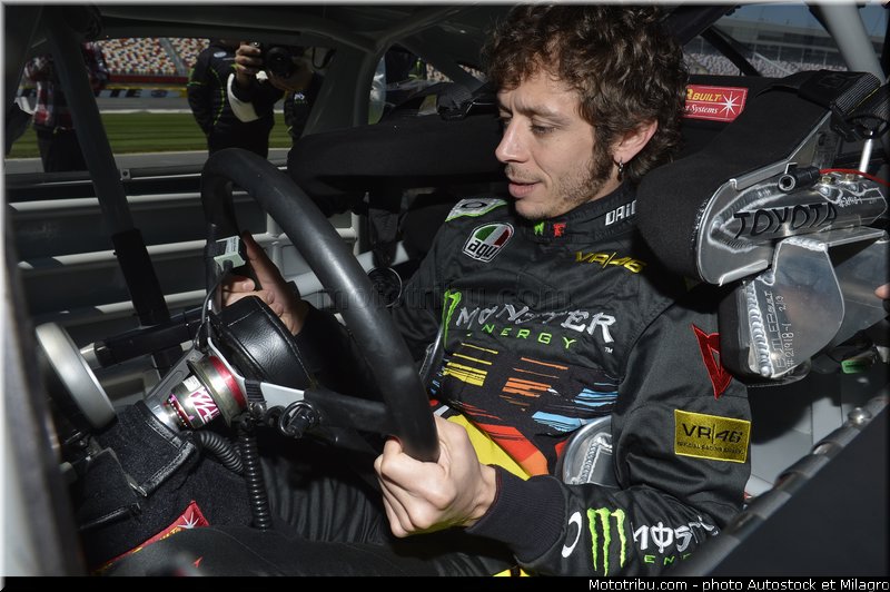 valentino_rossi_et_kyle_busch_nascar_2013_007