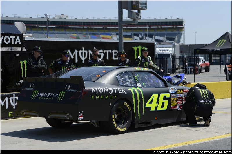 valentino_rossi_et_kyle_busch_nascar_2013_016