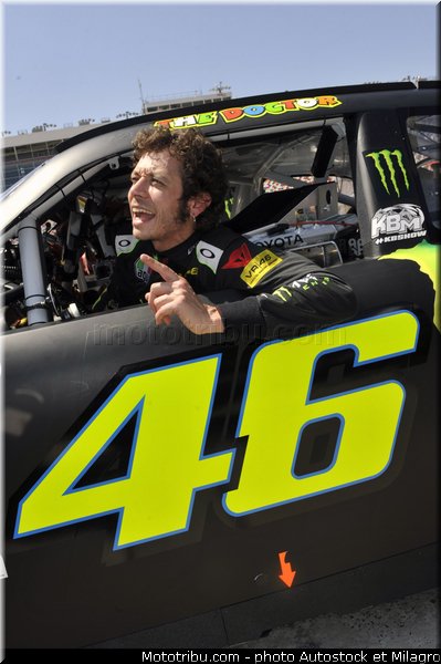 valentino_rossi_et_kyle_busch_nascar_2013_034