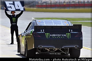 valentino_rossi_et_kyle_busch_nascar_2013_031.jpg