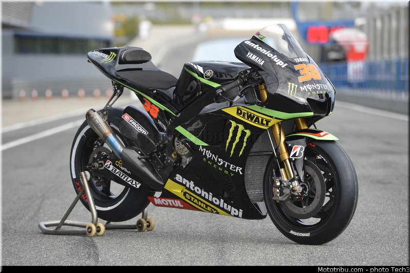 motogp_2013_tech3_smith_crutchlow_008