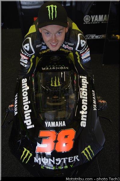 motogp_2013_tech3_smith_crutchlow_023