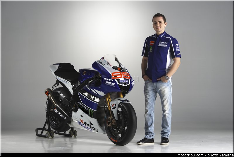 yamaha_racing_team_motogp_2013_002