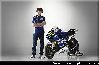 yamaha_racing_team_motogp_2013_005.jpg