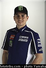 yamaha_racing_team_motogp_2013_010.jpg
