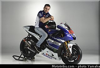 yamaha_racing_team_motogp_2013_011.jpg