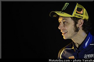 yamaha_racing_team_motogp_2013_013.jpg