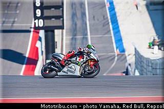 lorenzo_3_motogp_2013_usa_austin_test.jpg