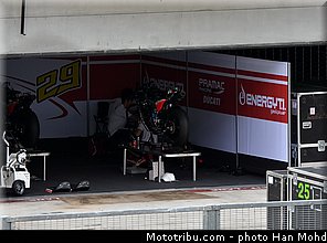 iannone_006_motogp_2013_malaisie_sepang_tests.jpg