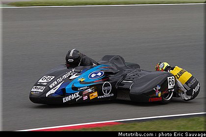 side_car_roscher_kamerbeek_03_allemagne_sachsenring_2011.jpg