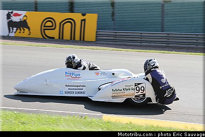 makula_asumaniemi_01_sidecar_2012_allemagne_sachsenring.jpg