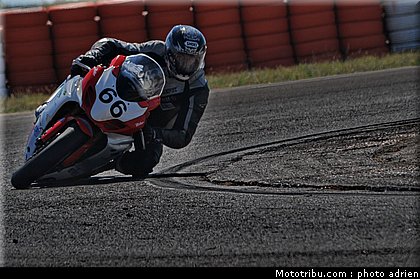 fsbk_sbk_charvaux_1_ledenon_juin_2011.JPG