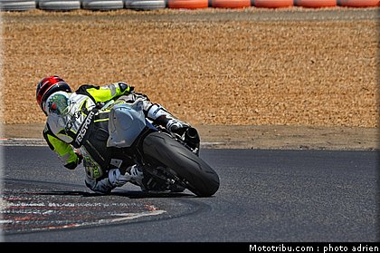 fsbk_supersport_echard_1_ledenon_juin_2011.JPG
