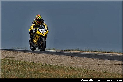 fsbk_supersport_four_2_ledenon_juin_2011.JPG