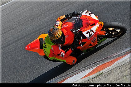 fsbk_pirelli_600_dumont_4_ledenon_juin_2011.JPG