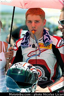 fsbk_pirelli_600_002_ledenon_juin_2011.JPG