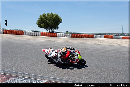 fsbk_pirelli_600_cudeville_2_ledenon_juin_2011.JPG