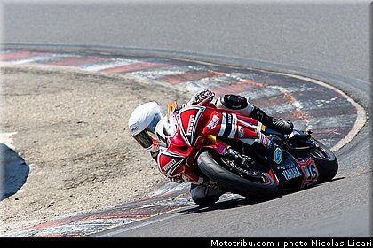 fsbk_pirelli_600_locussol_1_ledenon_juin_2011.JPG