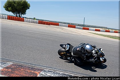 fsbk_pirelli_600_saine_ledenon_juin_2011.JPG