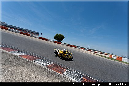 fsbk_pirelli_600_wigley_k_2_ledenon_juin_2011.JPG