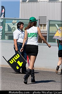fsbk_sbk_pitbabes_06_ledenon_juin_2011.JPG