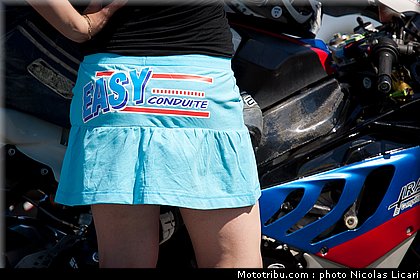 fsbk_sbk_pitbabes_29_ledenon_juin_2011.JPG