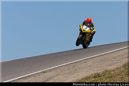 fsbk_supersport_bulle_1_ledenon_juin_2011.JPG