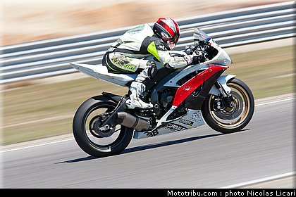 fsbk_supersport_echard_ledenon_juin_2011.JPG