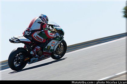 fsbk_twin_30_ledenon_juin_2011.JPG
