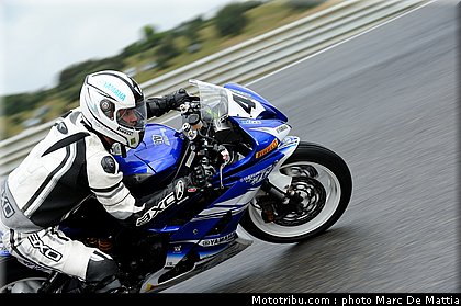 fsbk_pirelli_600_gelas_001_ledenon_2011.jpg